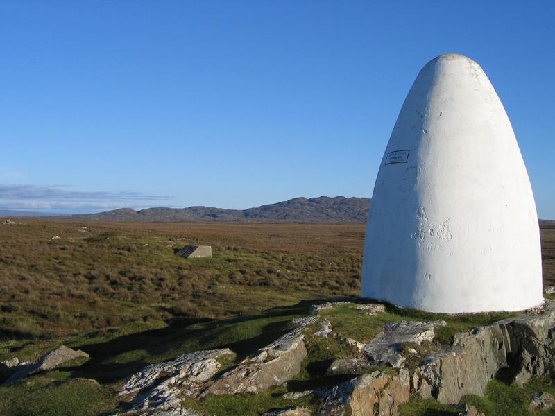 Alcock_brown_landing_site.jpg